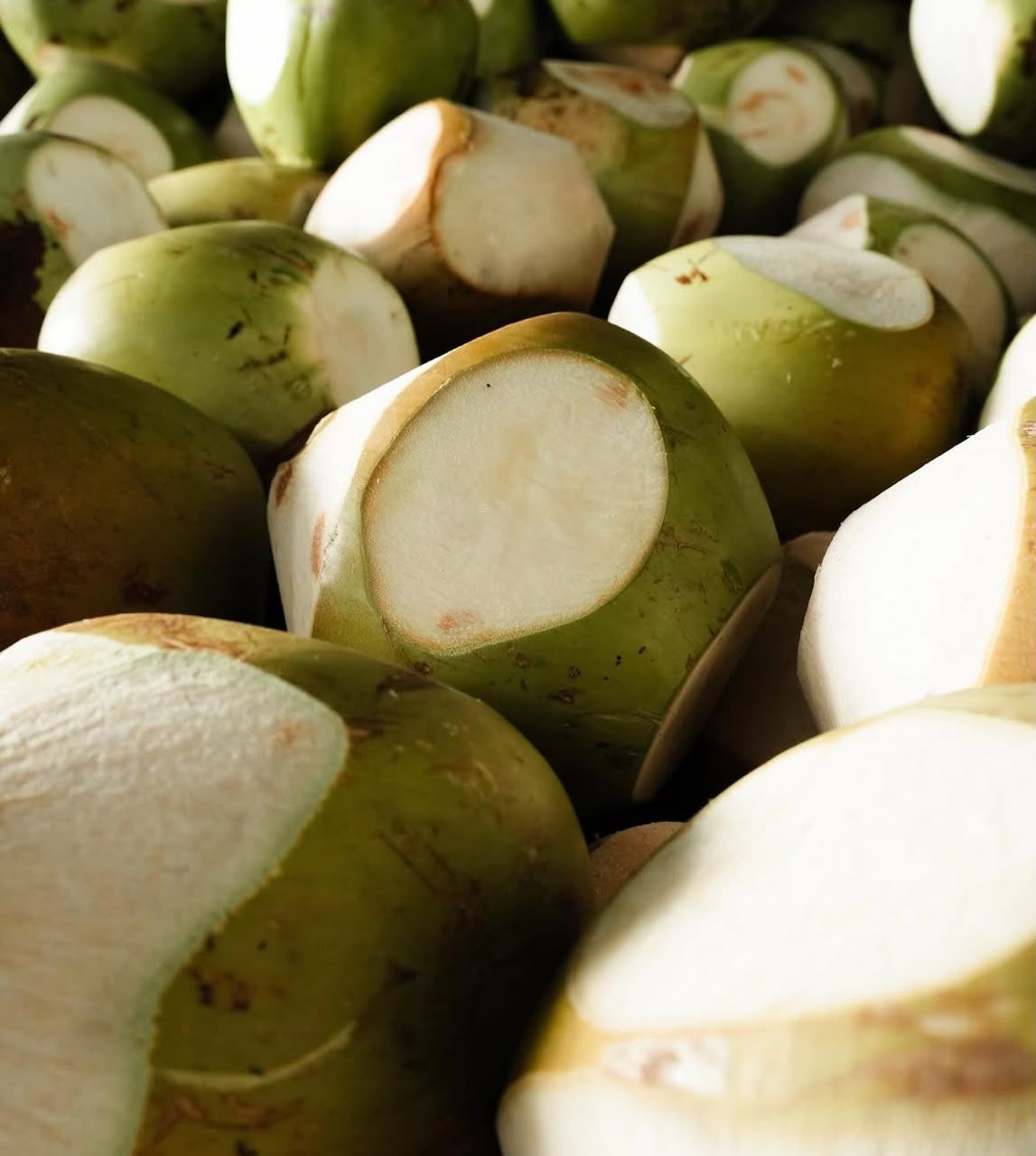 Peeled young coconuts, close up